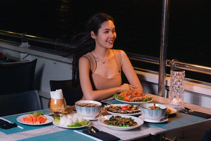 Riverside Bangkok Dinner Cruise with Buffet and City Views