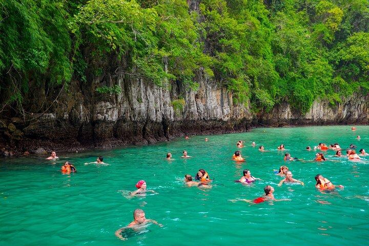 Phi Phi Khai and Bamboo Island Sunrise with Transfer from Phuket
