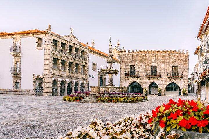 From Porto: Viana do Castelo Braga and Guimarães Day Tour