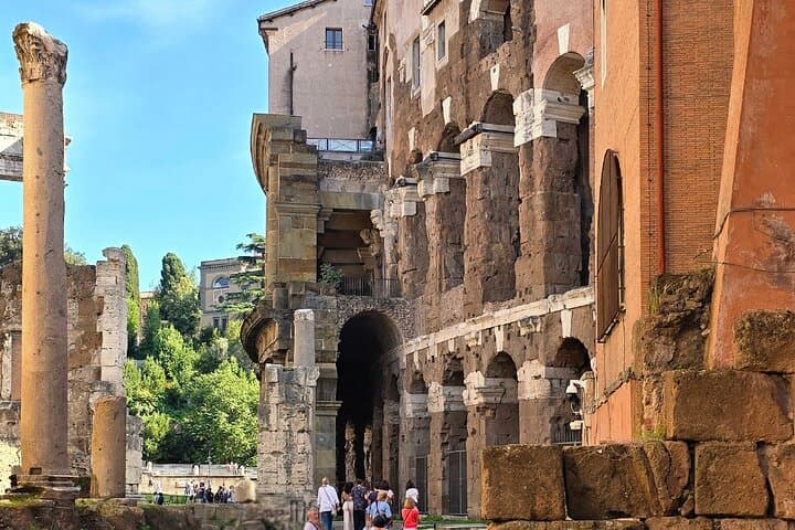 Rome : Tiber Island & Jewish ghetto and Museum Guided Tour