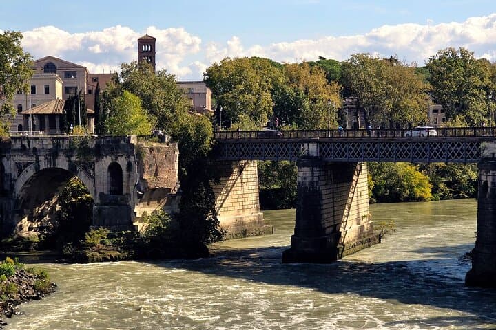 Rome : Tiber Island & Jewish ghetto and Museum Guided Tour