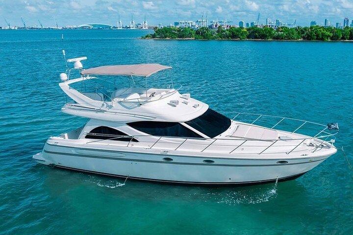 Private Yacht Rental in Miami Beach