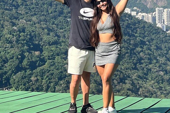 Assa DE lta & Parapente Rio de Janeiro on the Beautiful Stone