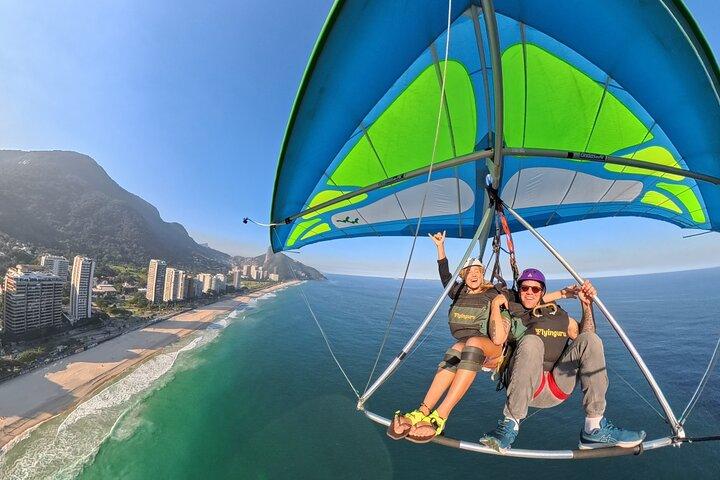 Assa DE lta & Parapente Rio de Janeiro on the Beautiful Stone