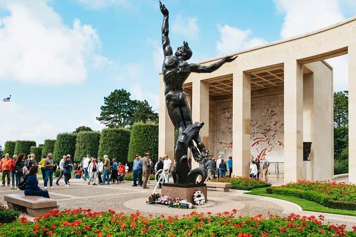 Normandy D-Day Highlights Tour from Paris With Lunch