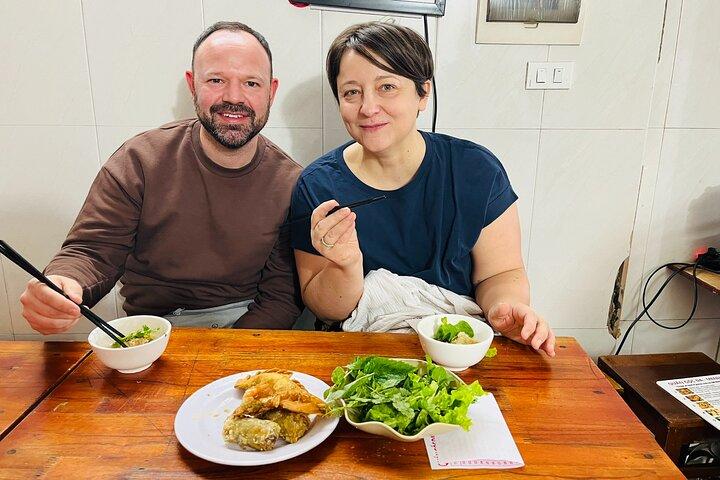 Hanoi After Dark by Motorbike: Street Foods & Nightlife (4 hours)