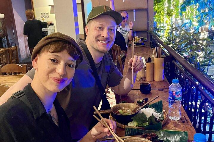 Hanoi After Dark by Motorbike: Street Foods & Nightlife (4 hours)