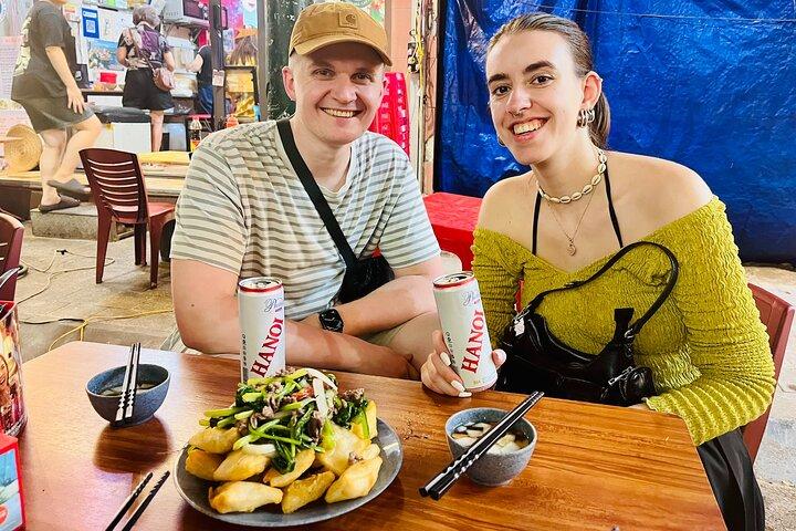 Hanoi After Dark by Motorbike: Street Foods & Nightlife (4 hours)