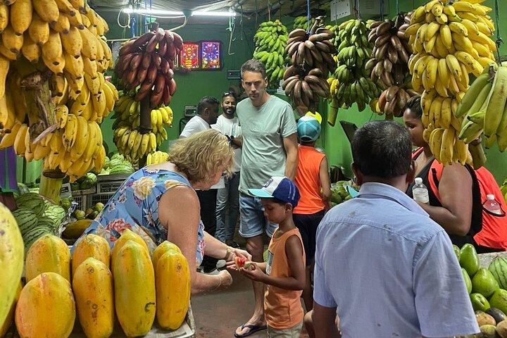 Kandy Food Walk with Local expert