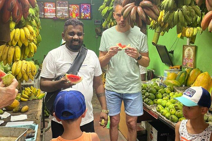 Kandy Food Walk with Local expert