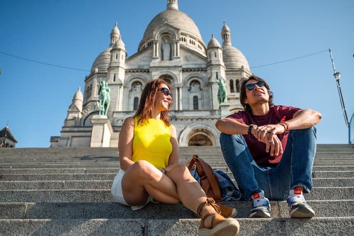 Paris in a Day: Louvre Entry + Guided Montmartre & City Walks