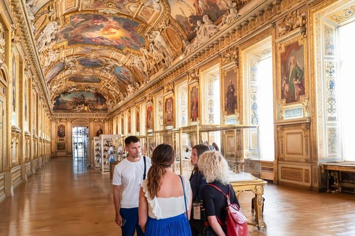 Paris in a Day: Louvre Entry + Guided Montmartre & City Walks