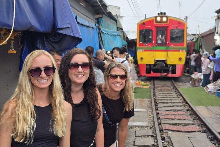 Private Tour to Railway Market and Damnoen Saduak Floating Market