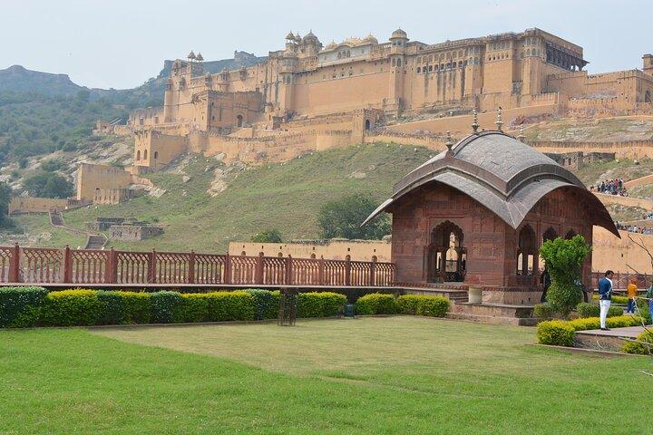 Full-Day Jaipur City Tour with Amber Fort and City Palace