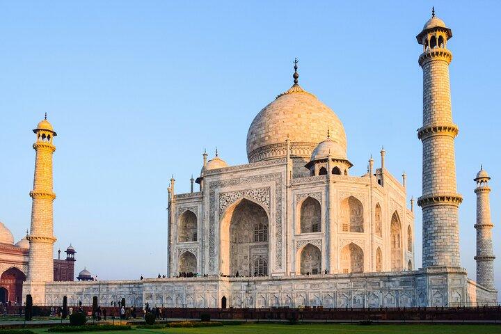 Private 2-Day Tour to The Taj Mahal and Agra with Both Side Commercial Flights