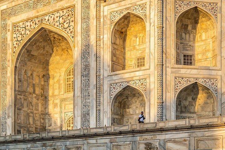 Private Taj Mahal at Sunrise and Agra Day Tour from Delhi