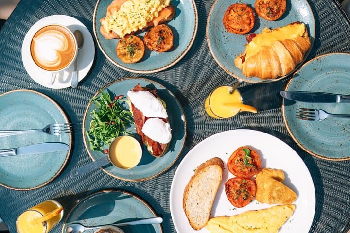 Dubai: Riva Beach Club Pool and Beach Day Pass