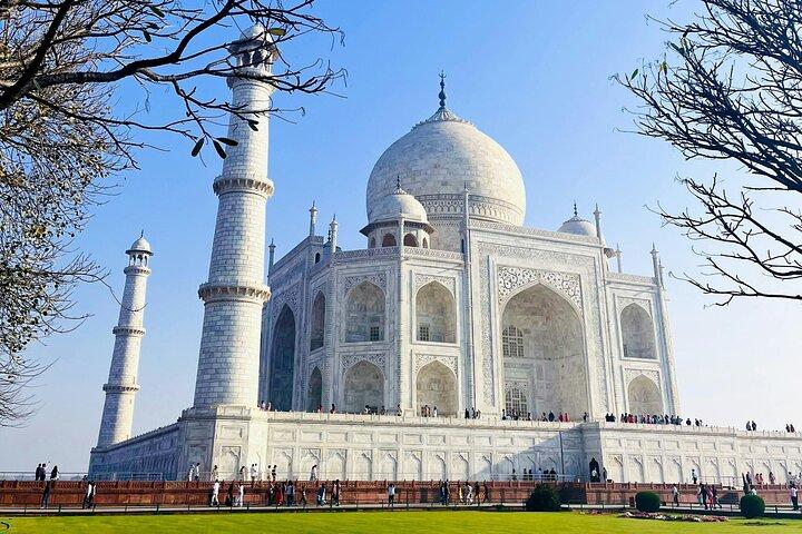 Private 2-Day Tour to The Taj Mahal and Agra with Both Side Commercial Flights