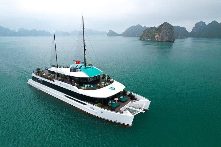 Hanoi: Halong Catamaran Premium Cruise - the Beauty of Lan Ha Bay