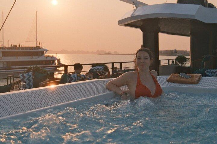 Hanoi: Halong Catamaran Premium Cruise - the Beauty of Lan Ha Bay