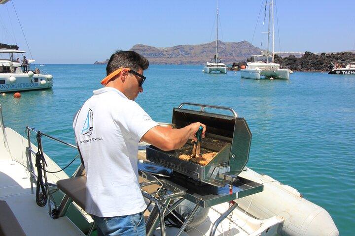 Santorini Catamaran Cruise: with Lunch, BBQ, Open Bar, Transfers