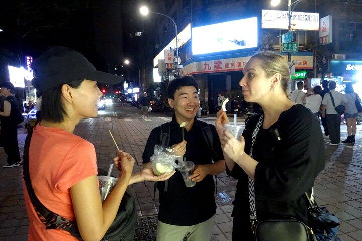 Taipei Walking Food Tour in Ningxia Night Market(10 Foods Incl.)