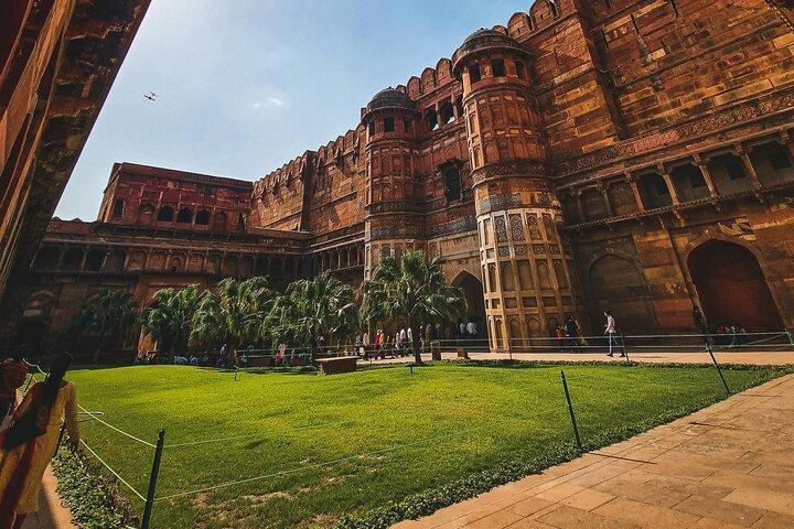 Private Taj Mahal at Sunrise and Agra Day Tour from Delhi