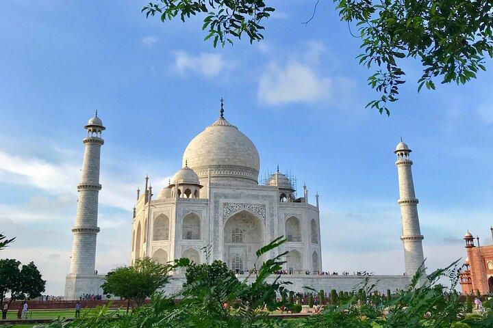 1-Day Trip to The Taj Mahal,Agra from Ahmedabad with Both side Commercial Flight