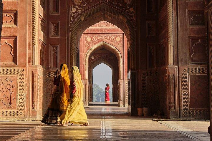 1-Day Trip to The Taj Mahal,Agra from Ahmedabad with Both side Commercial Flight