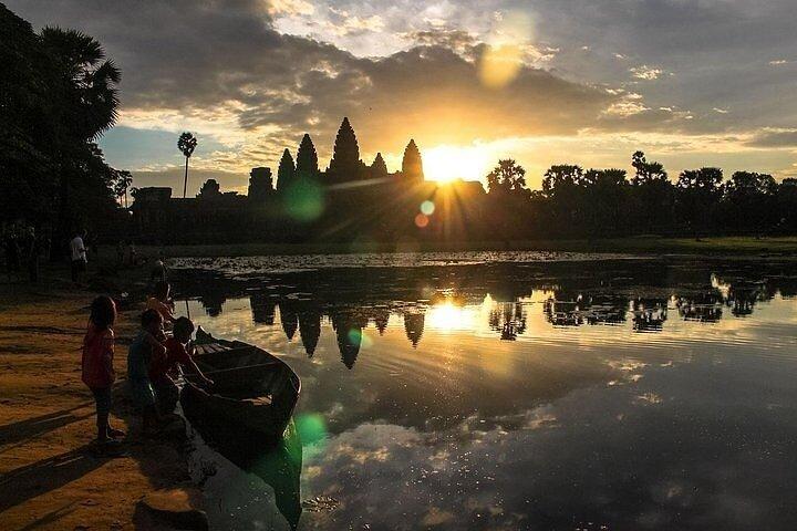 Private tour of Angkor Wat, Ta Prohm, Angkor Thom & Banteay Srie