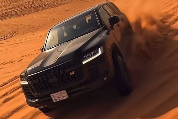 VIP Red Dune Safari With 4x4 Pick/Drop, CamelRide, BBQ, Dinner