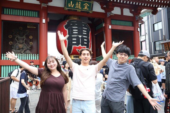 Tokyo: Private Asakusa & Senso-ji Temple Tour with 3 food stops