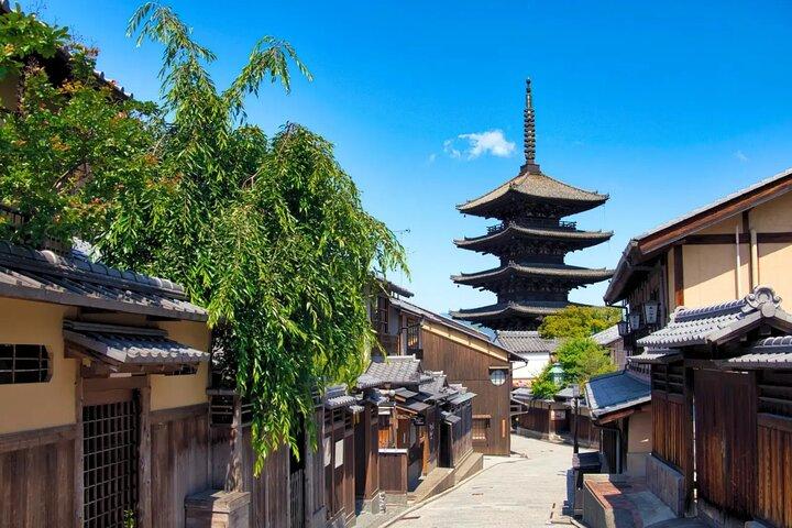 Kyoto Heritage Path - Fushimi Inari's Mystery to Kiyomizu Temple