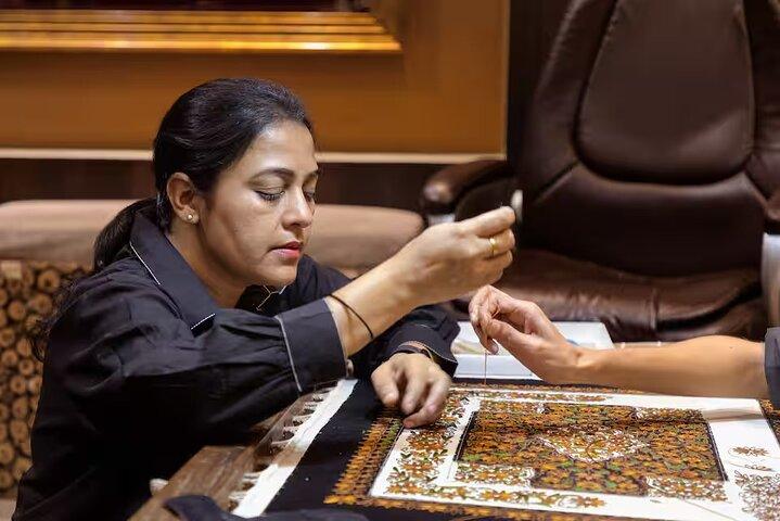 Delhi Textile & Handicraft Tour: Artisan Workshops Experience