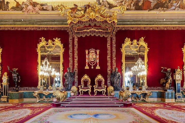 Madrid: Guided Tour of the Royal Palace of Madrid with Ticket
