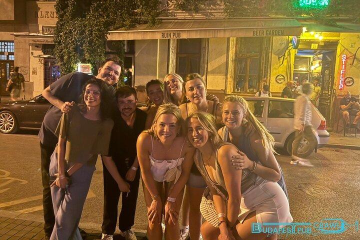 Budapest Pub Crawl & Ruin Bar Tour – Free Shots & VIP Entry