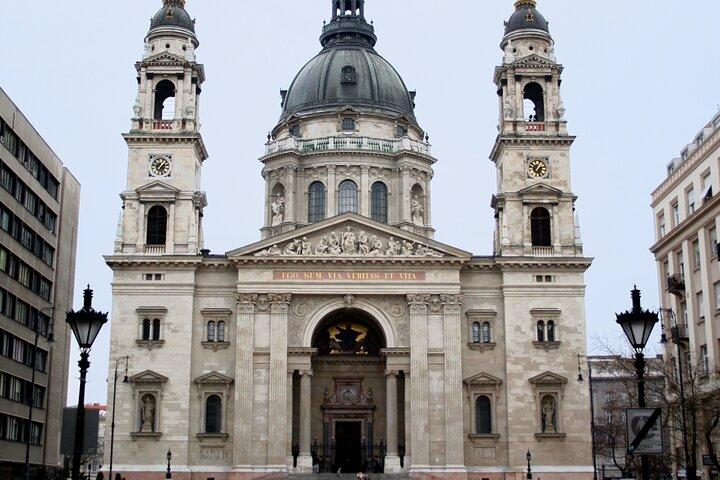 Budapest and Bratislava Highlights Day Tour from Vienna