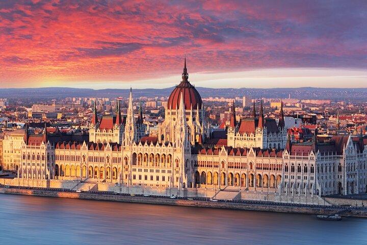 Budapest and Bratislava Highlights Day Tour from Vienna