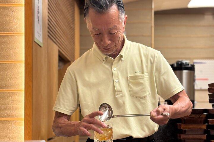 【Spanish/ English】Tsukiji Matcha at a 100-Year old Japanese shop