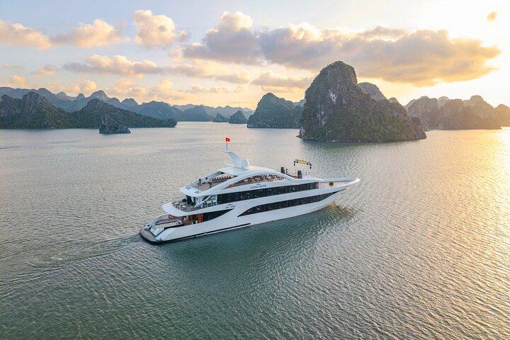 Ha Long Bay Full Day Luxury Cruise on Leona 5 Star with Jacuzzi
