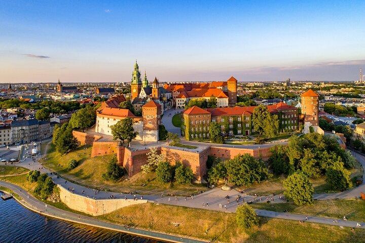 Krakow: Wawel Castle Guided Tour with Skip-The-Line Entry
