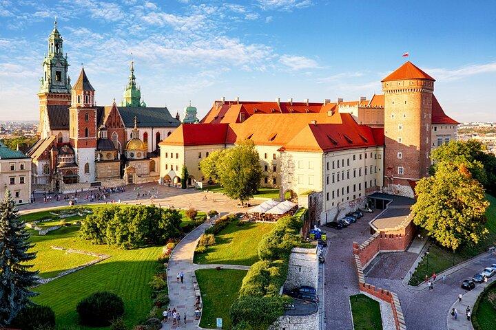 Krakow: Wawel Castle Guided Tour with Skip-The-Line Entry