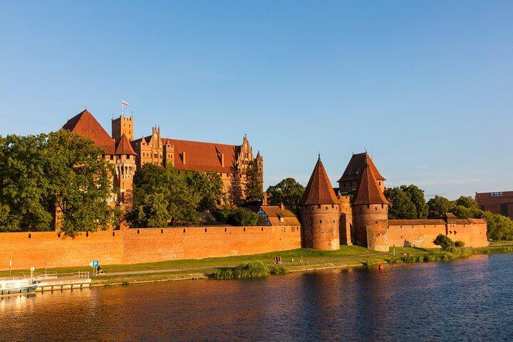 Gdansk: Malbork Castle Private Skip-the-Line Trip by Car