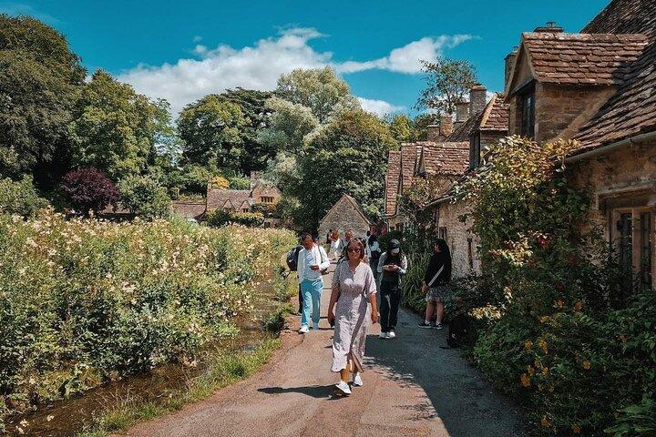 Cotswolds Villages and Countryside Full-Day Trip from London