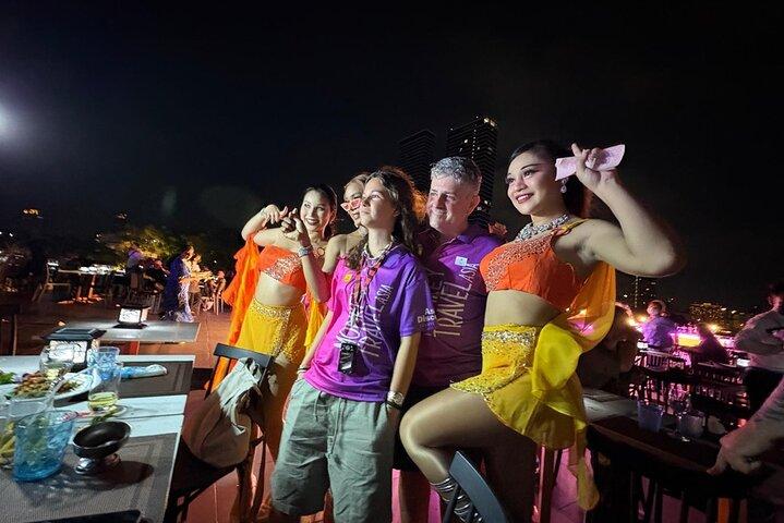 Bangkok: Luxury White Dinner Cruise Free Flow Beer and Wine