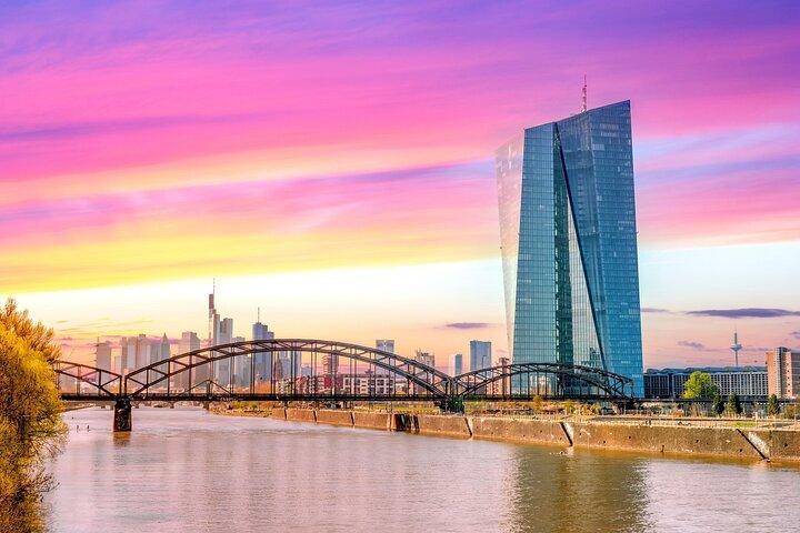 Frankfurt Old Town and Skyline Private Tour