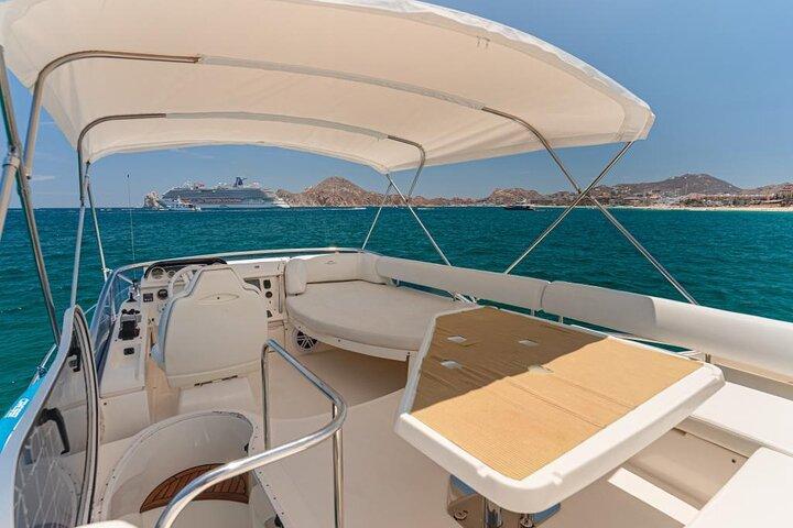 Luxury Yacht Experience in Los Cabos 45 FT
