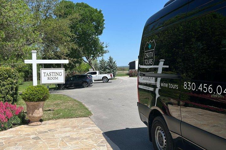 Luxe Hill Country Private Wine Adventure with Gourmet Lunch
