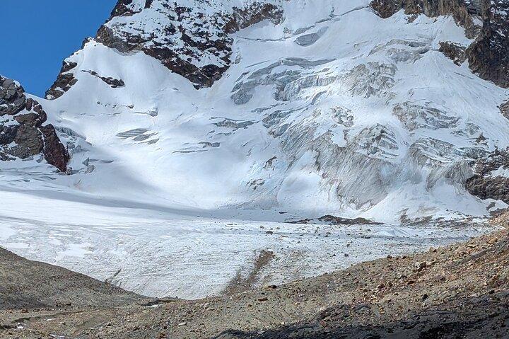 Private 4x4: Huayna Potosí Glacier & Lagoons trek (West side)