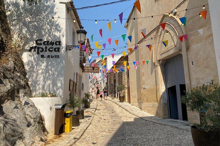 Guadalest Village & Alicante Highlights Small Group Tour
